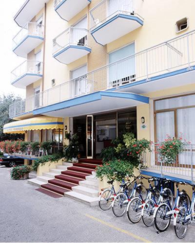 Hotel Azzorre Lido di Jesolo Exterior photo