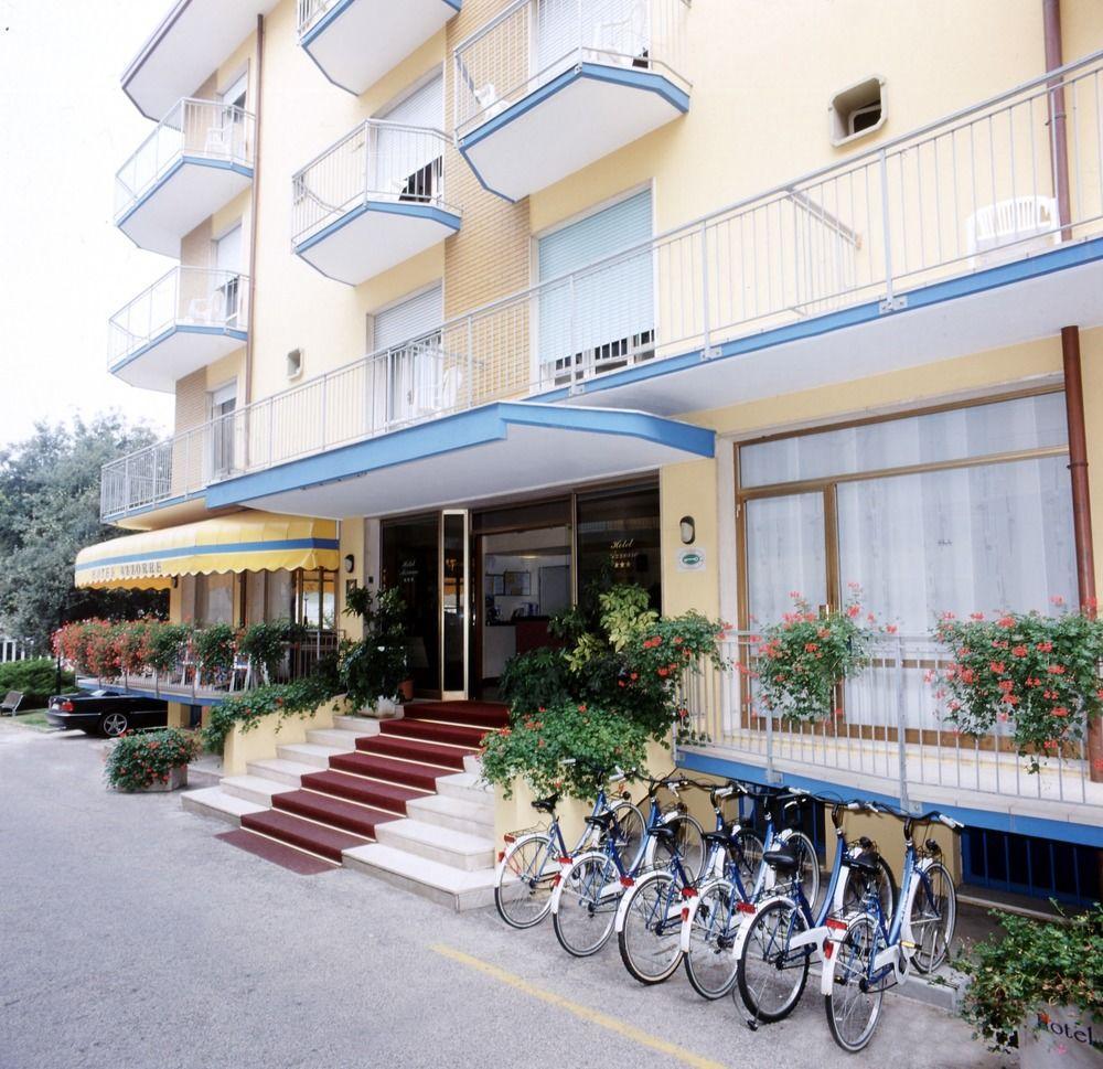 Hotel Azzorre Lido di Jesolo Exterior photo